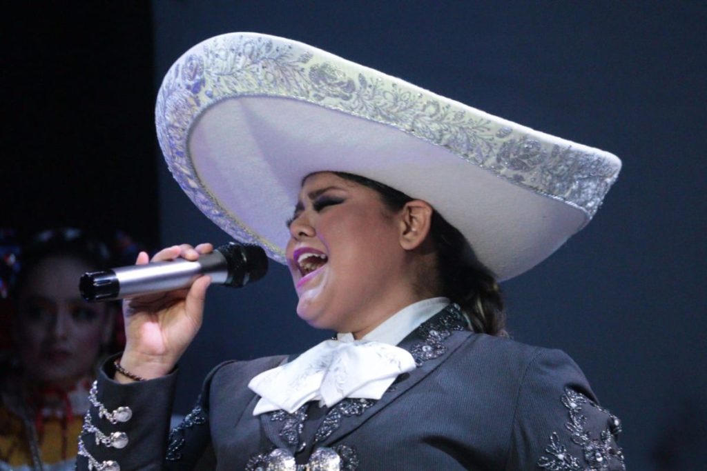 Mariachi fenenil solista